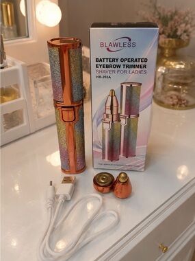 LAWLESS Rose Gold Glitter Eyebrow Trimmer with USB